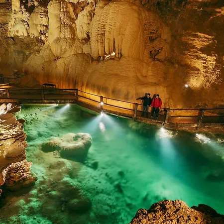 La Le Petit Bois, Près Rocamadour, Padirac *