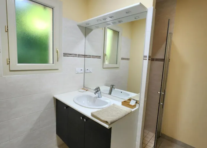 Le Petit Bois, Pres De Rocamadour, Padirac * Lavergne (Lot)